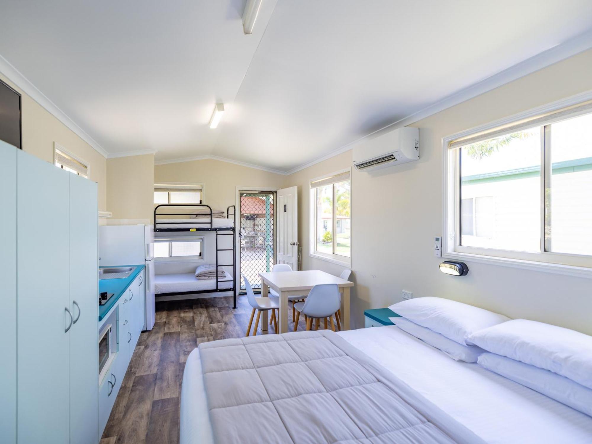 Nrma Capricorn Yeppoon Holiday Park Kinka Szoba fotó