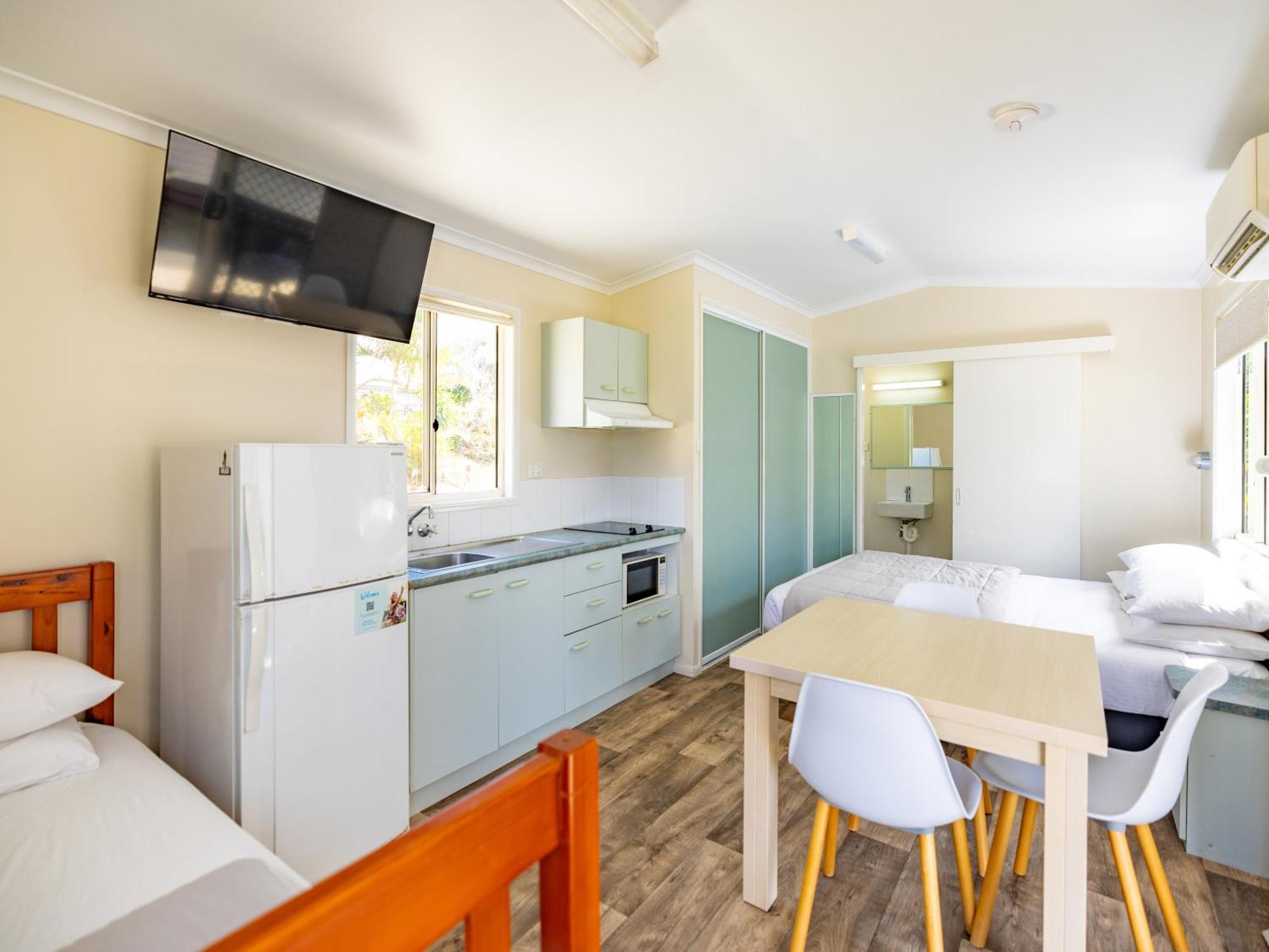 Nrma Capricorn Yeppoon Holiday Park Kinka Szoba fotó